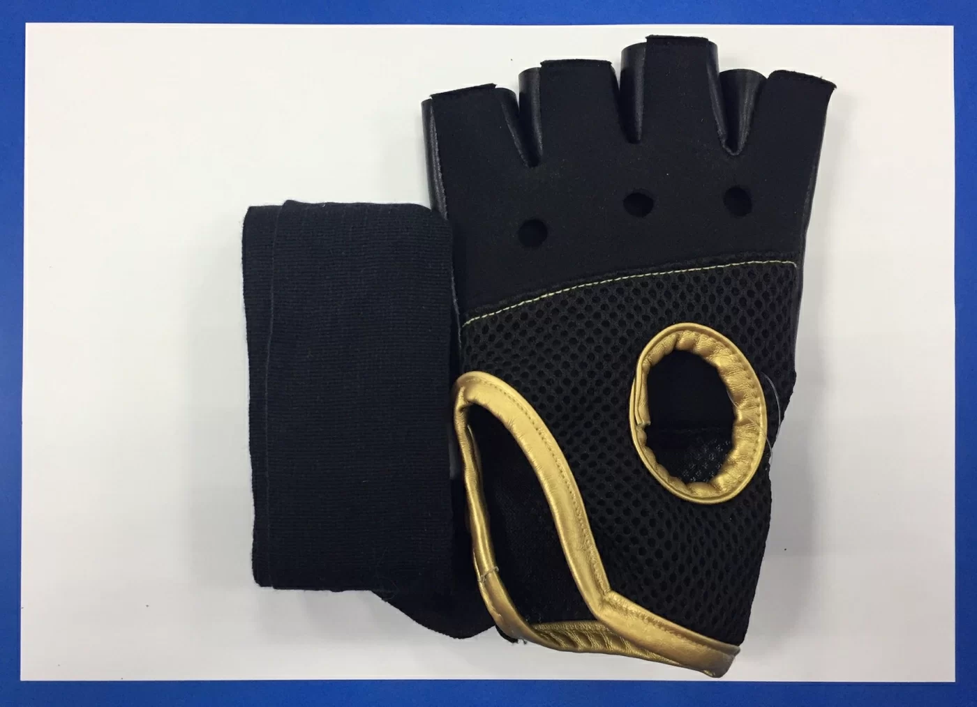 Реальное фото Перчатки Kwon Gloves Gel Wrap с бинтом 2 м черные 4050160 от магазина СпортСЕ