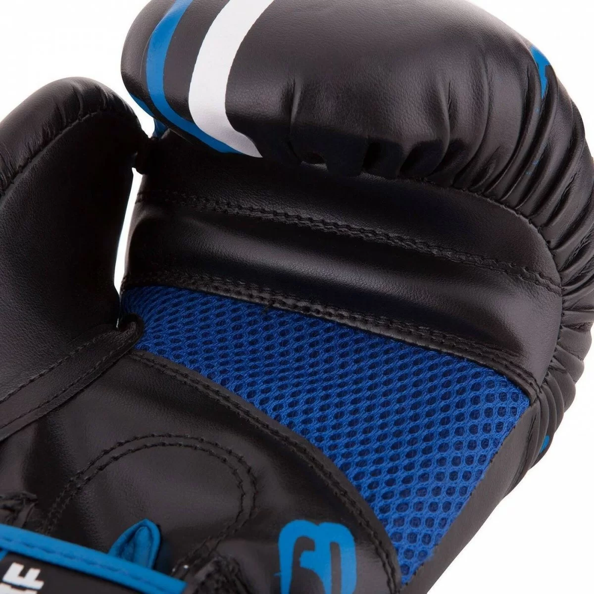 Реальное фото Перчатки боксерские Roomaif RBG-242 Dyex синие от магазина СпортСЕ
