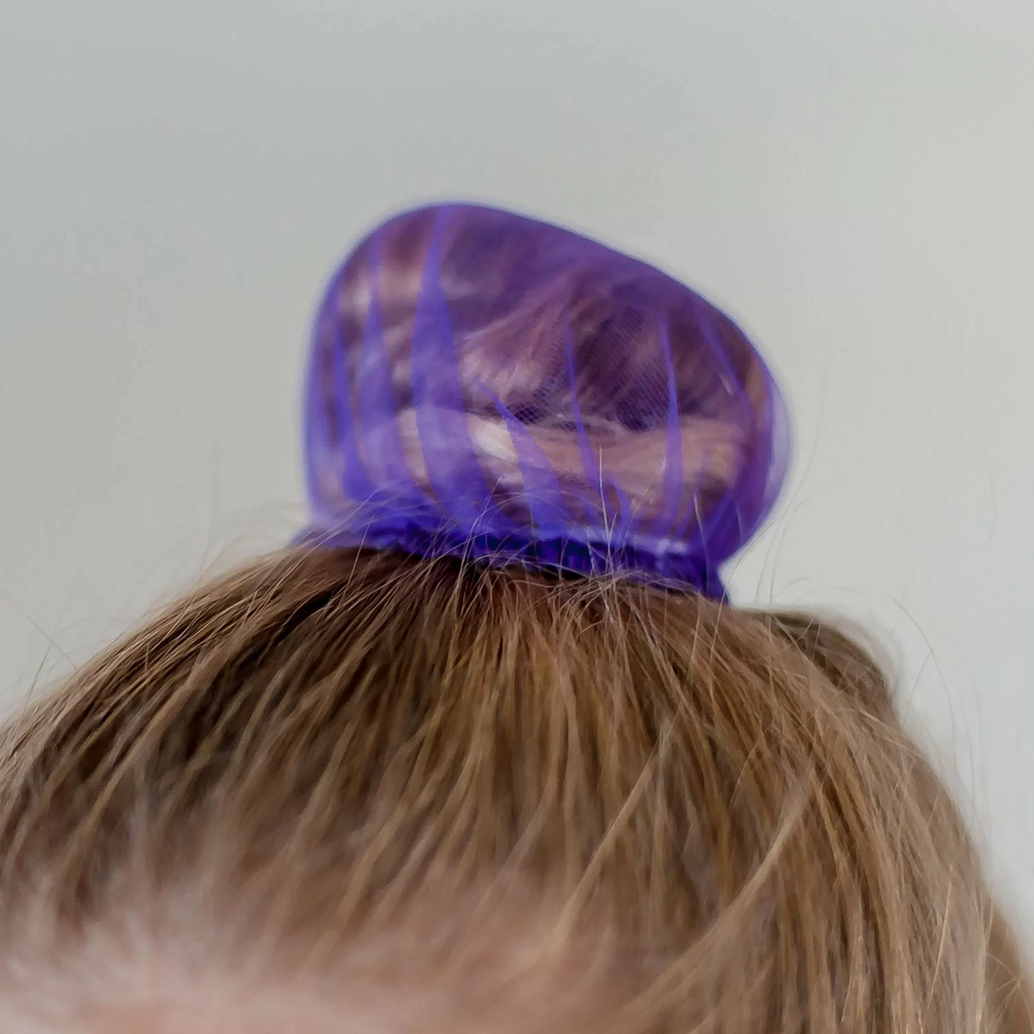 Реальное фото Сеточка для волос Indigo 9см фиолетовый SM-329 от магазина СпортСЕ
