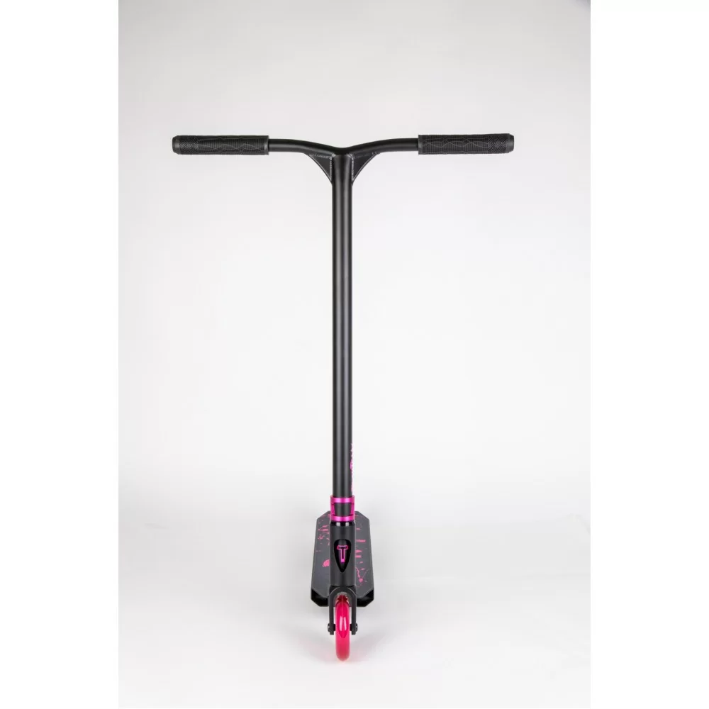 Реальное фото Самокат TechTeam Drop трюковой pink (черный с розовыми колесами) от магазина СпортСЕ