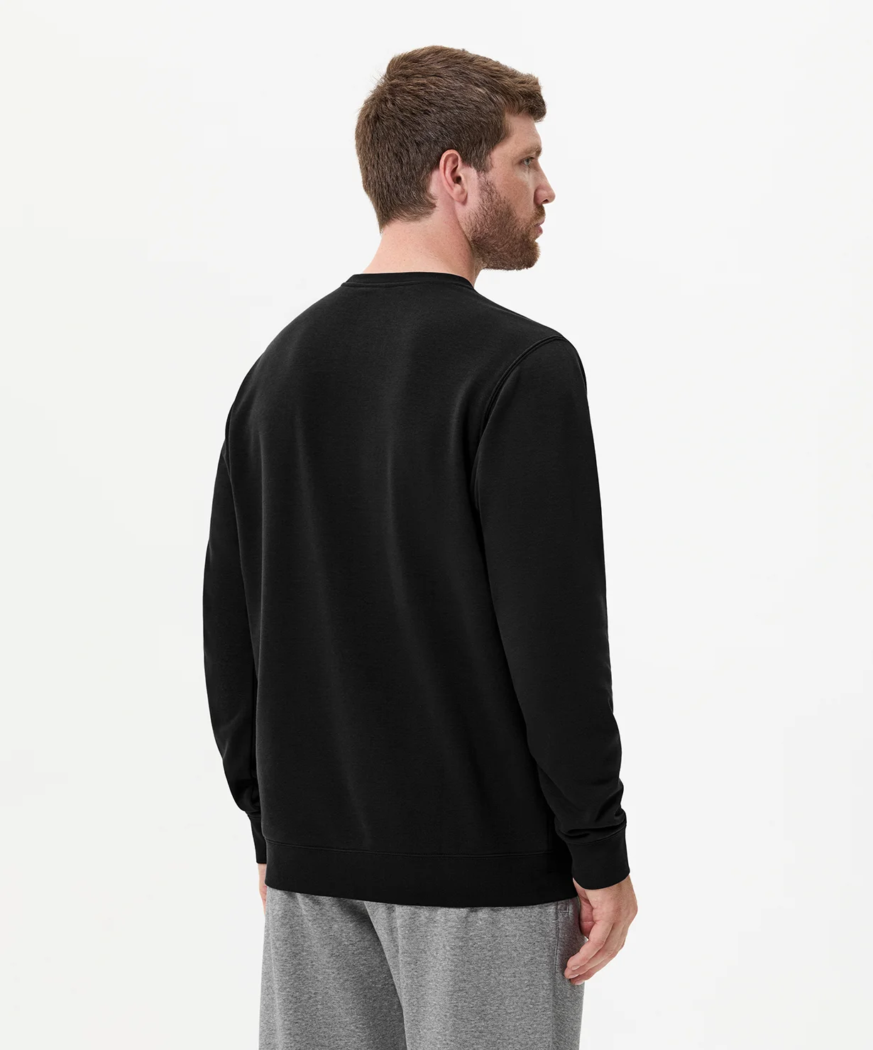  Свитшот ESSENTIAL Sweatshirt, черный по низким ценам в Томске и Северске