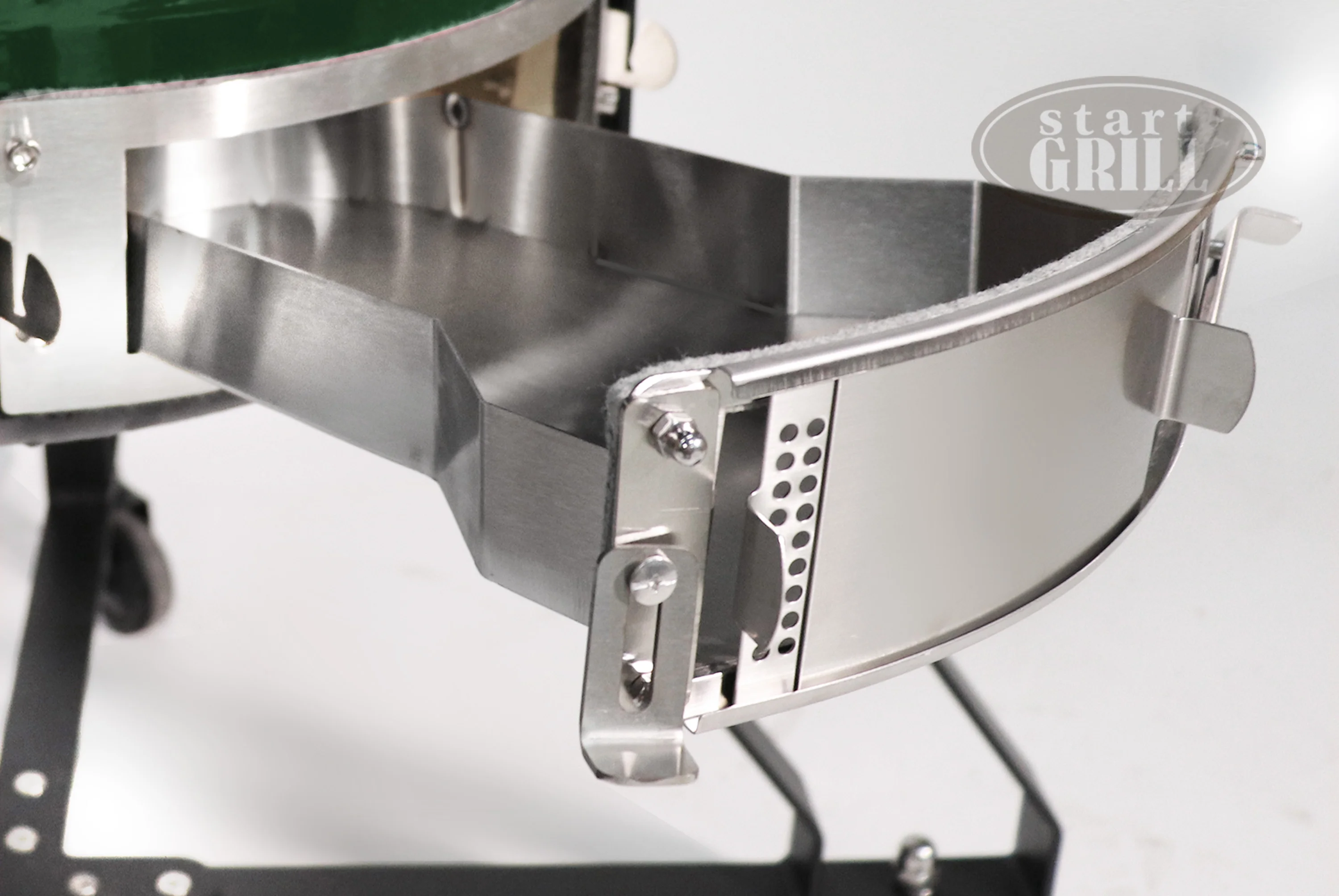  Керамический гриль-барбекю 22 дюйма (зеленый) (56 см) по низким ценам в Томске и Северске