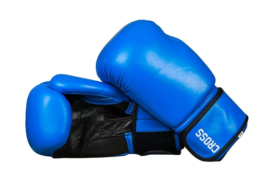 Реальное фото Перчатки боксерские Cross PU соревновательные cиний от магазина СпортСЕ
