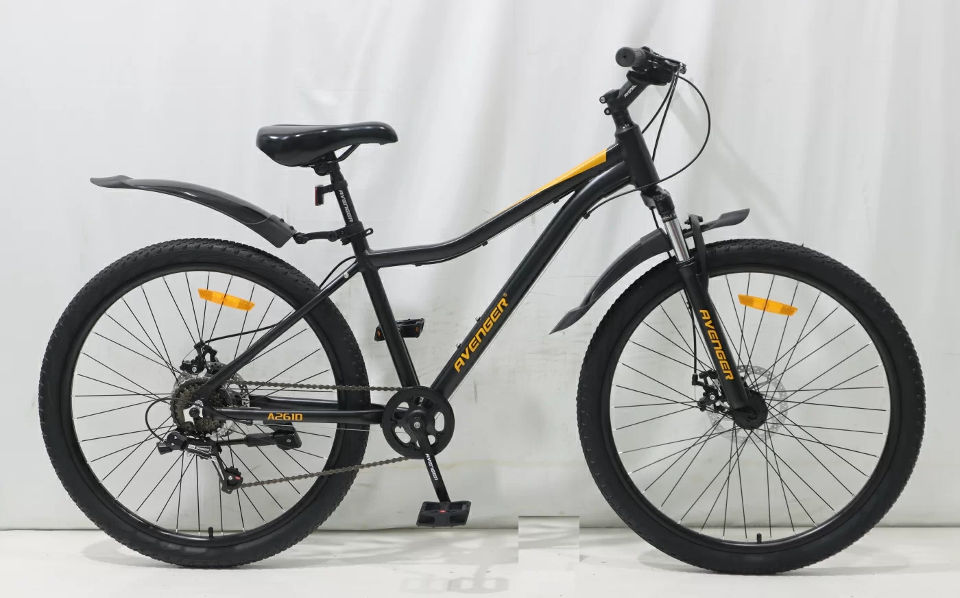 Реальное фото Велосипед 26" AVENGER A261D, черный/оранжевый (2024) от магазина СпортСЕ