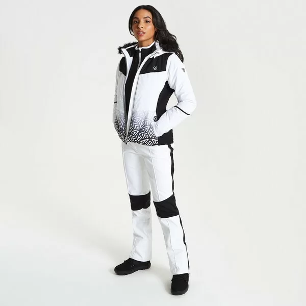 Реальное фото Куртка Iceglaze Jacket (Цвет 900, Белый) DWP442 от магазина СпортСЕ