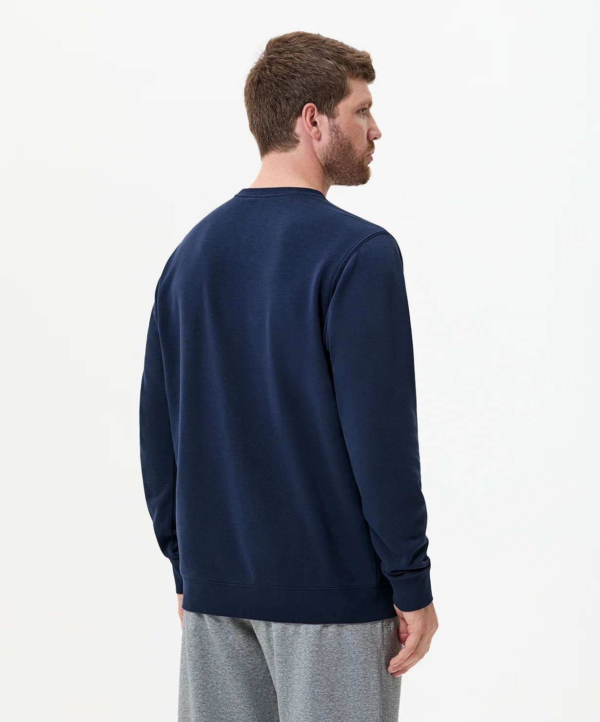  Свитшот ESSENTIAL Sweatshirt, темно-синий по низким ценам в Томске и Северске