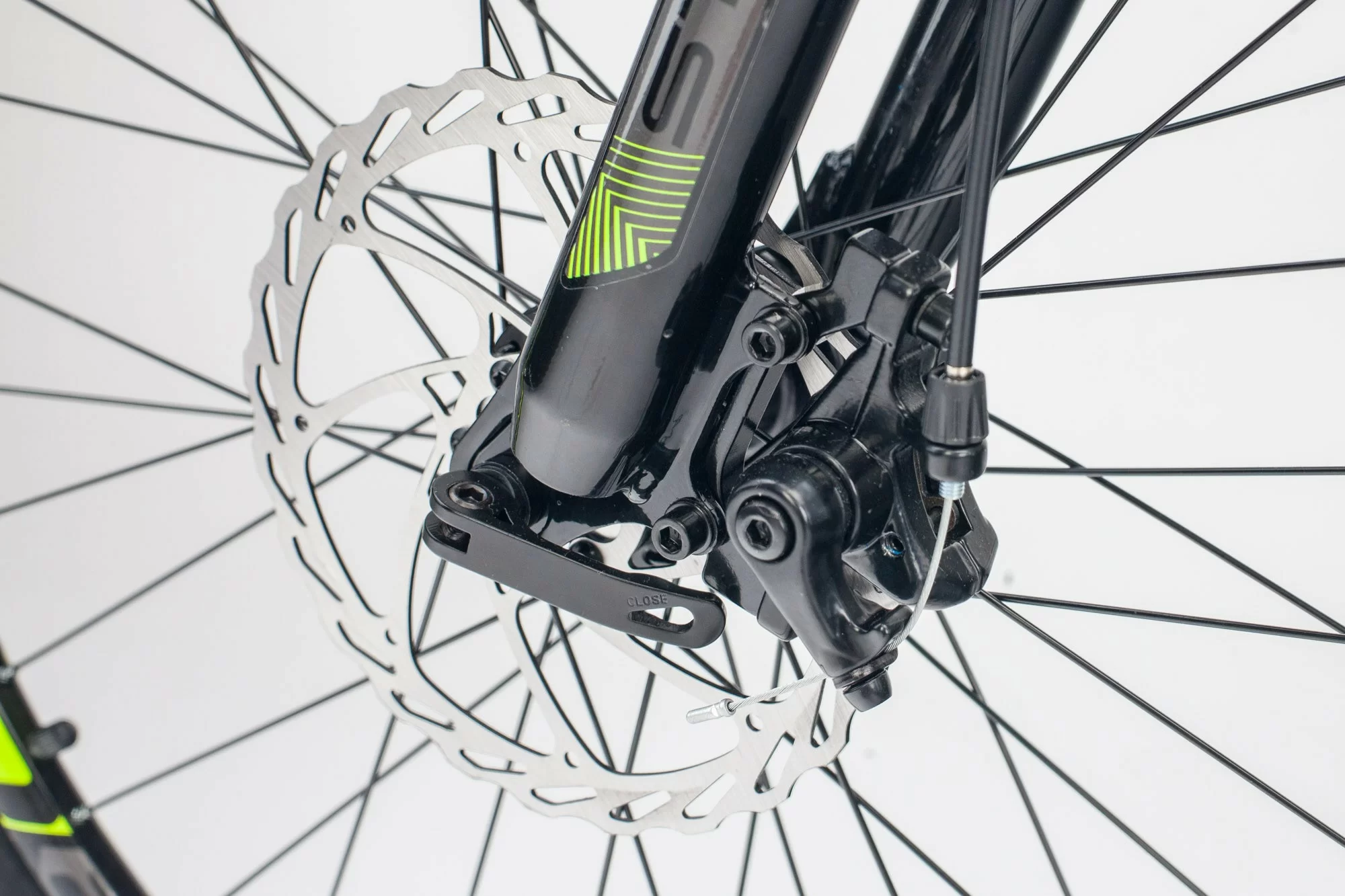 Реальное фото Велосипед Stels Navigator-700 MD 27.5" черный/зеленый от магазина СпортСЕ